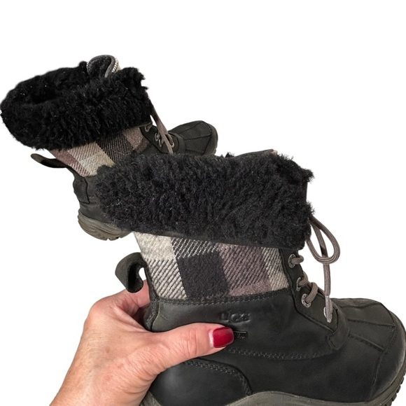 UGG Black Leather & Plaid Adirondack II Vibrum Waterproof Winter Boots Sz 8.5 - Picture 10 of 14